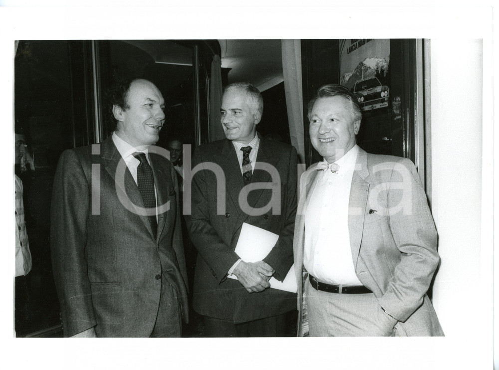 1985 ca MILANO Leonardo MONDADORI Thomas MESSER Ruggero SAVINO Foto 24x18 cm (1)
