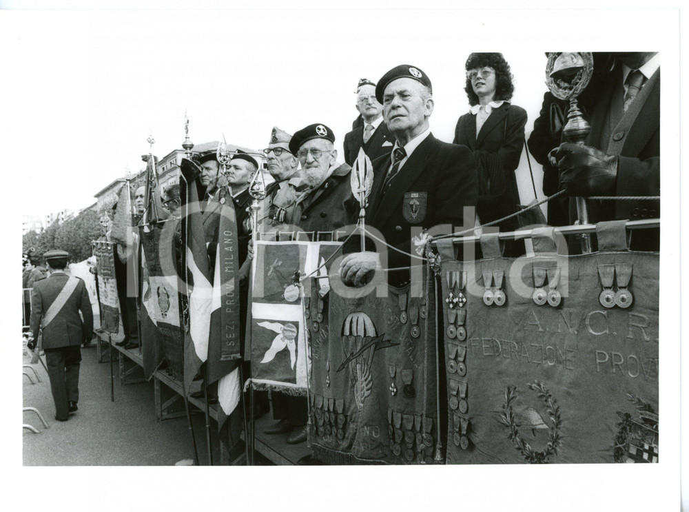 1990 ca MILANO Cerimonia ex combattenti - Associazione paracadutisti *Foto 24x18