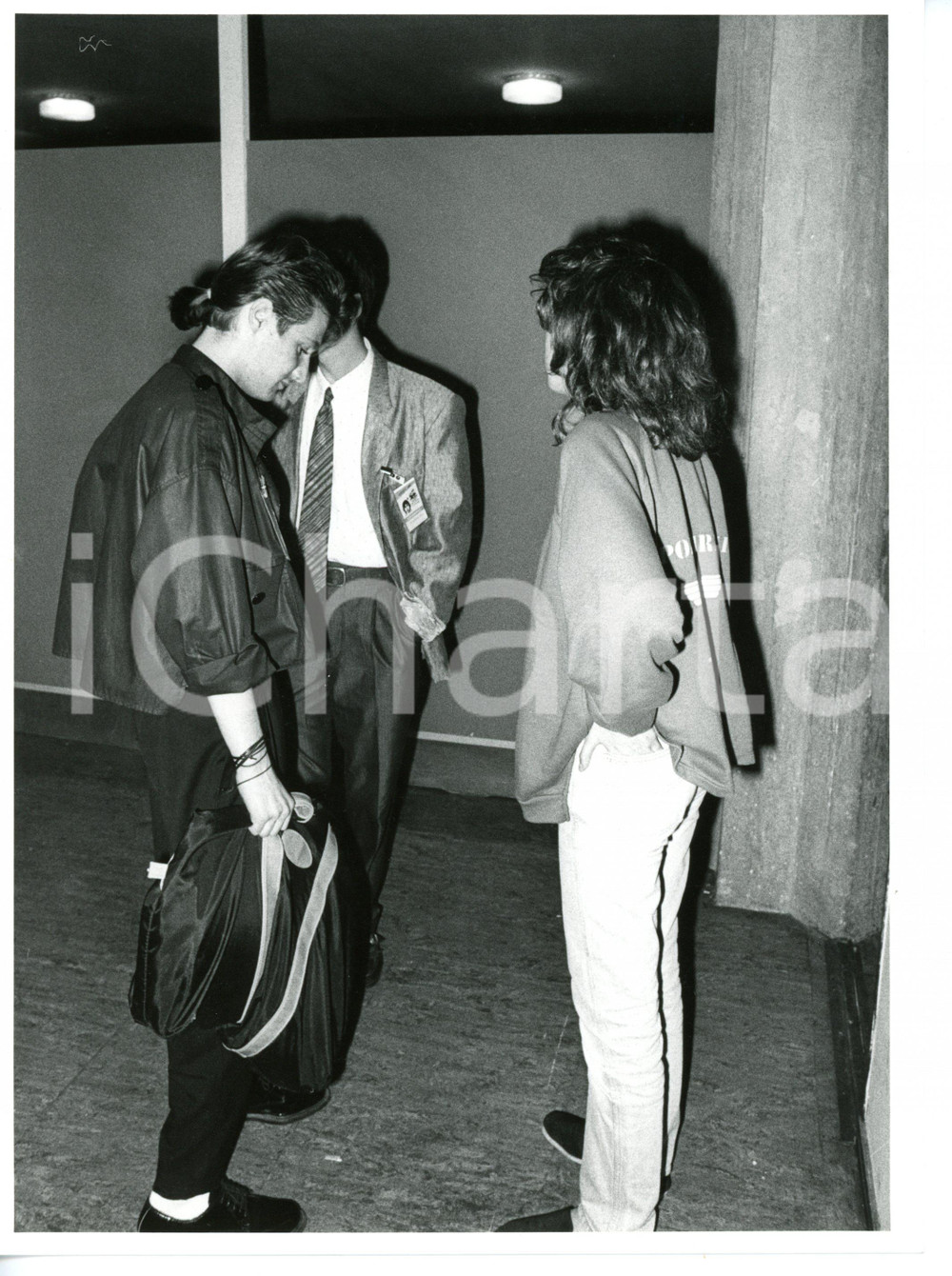 1985 ca STUDI TELEVISIVI RAI Tiziana BAUDO all'ingresso Foto VINTAGE 18x24 cm
