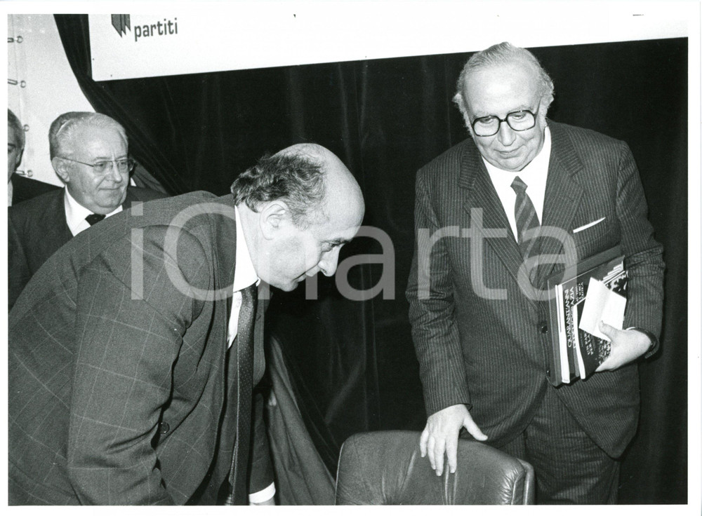 1985 ca POLITICA - DC Ciriaco DE MITA con Giovanni SPADOLINI durante convegno