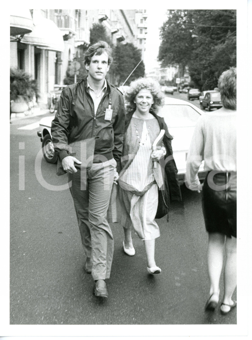 1984 VENEZIA Erica JONG a passeggio con il fidanzato Clayton WHEAT *Foto 18x24