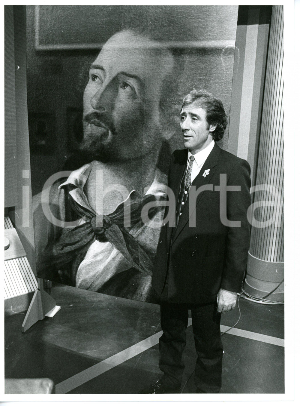 1985 ca COSTUME Gianni MAZZA durante programma TV *Foto VINTAGE 18x24 cm