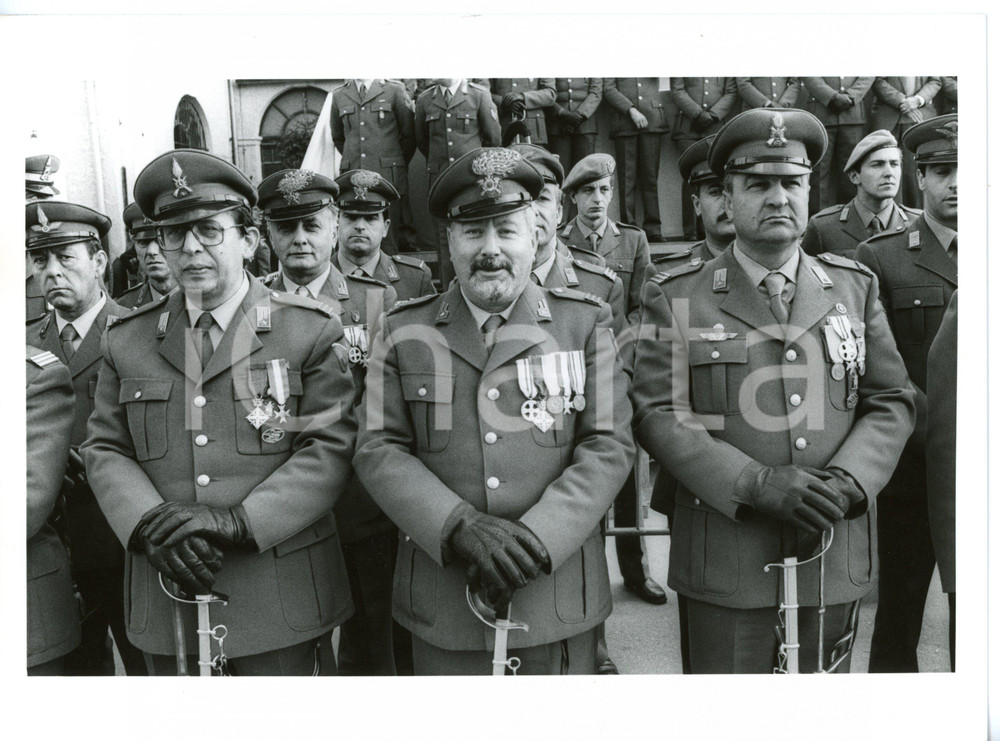 1985 ca ESERCITO ITALIANO Bersaglieri durante cerimonia ufficiali *Foto 24x18 cm