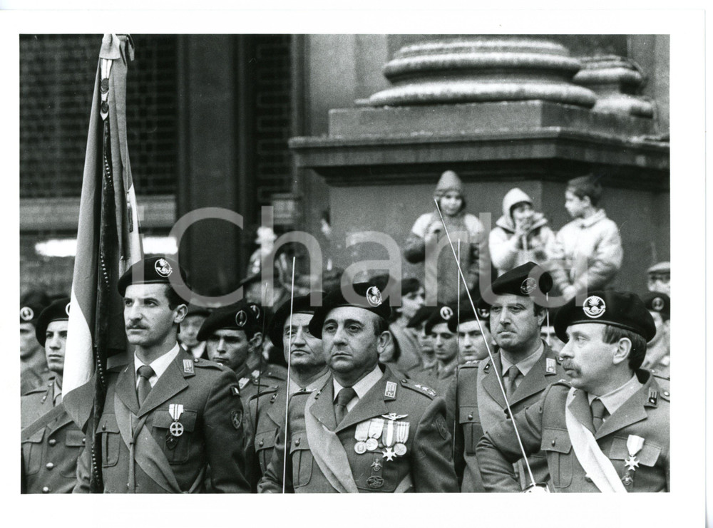 1985 ca ESERCITO ITALIANO Bersaglieri durante rivista militare *Foto 24x18 cm