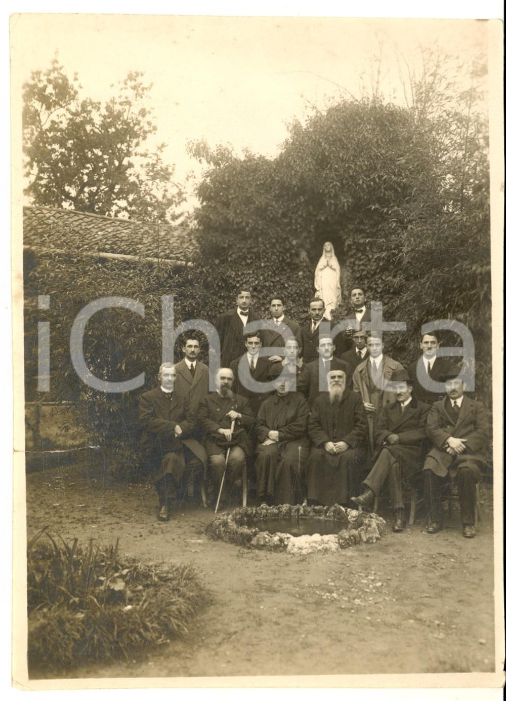 1920 ca IMBERSAGO Santuario MADONNA DEL BOSCO- Fedeli con religiosi *Foto 