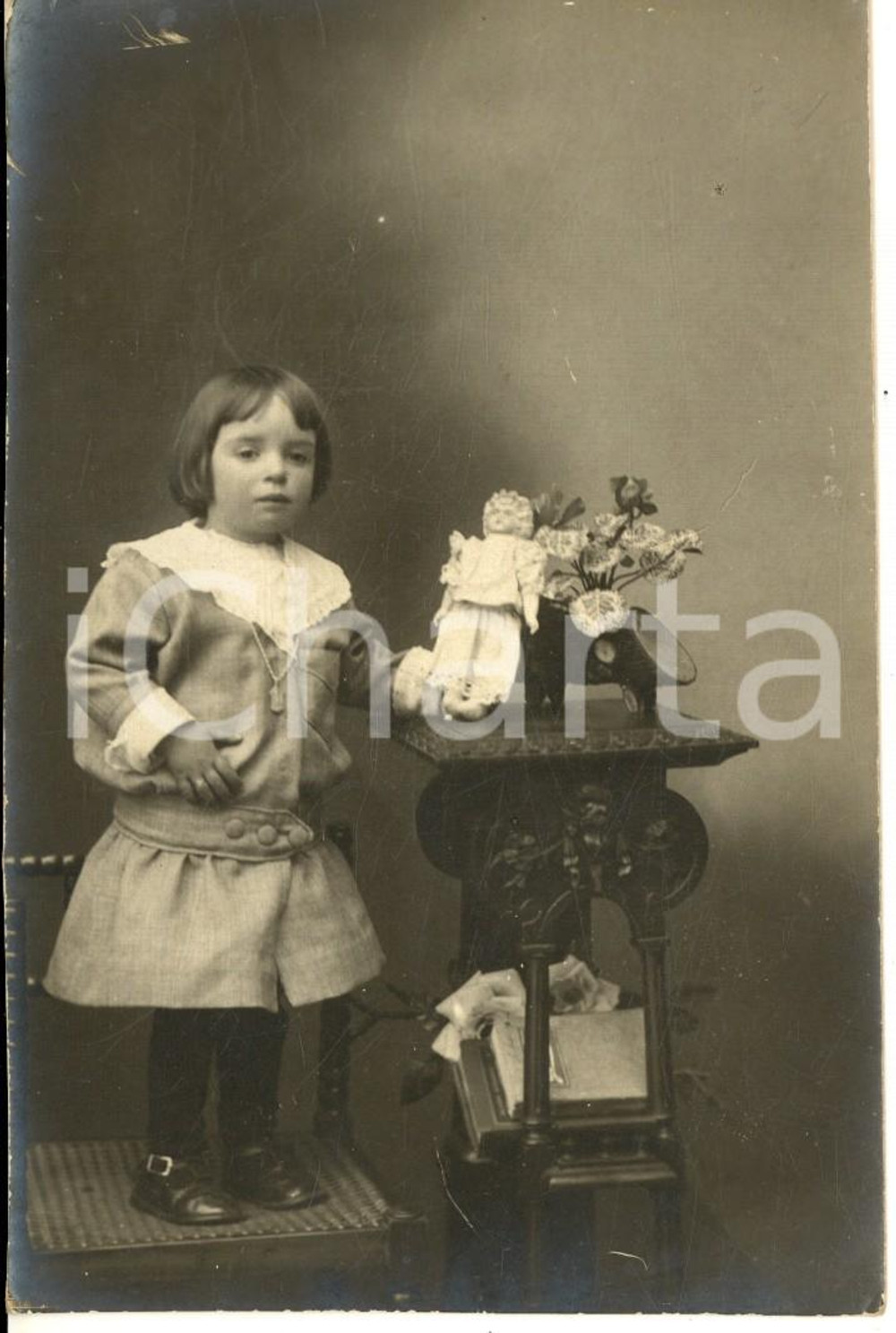 1925 ca MARCHIROLO Bambina famiglia PELLA con una bambola - Foto Maria PELLA