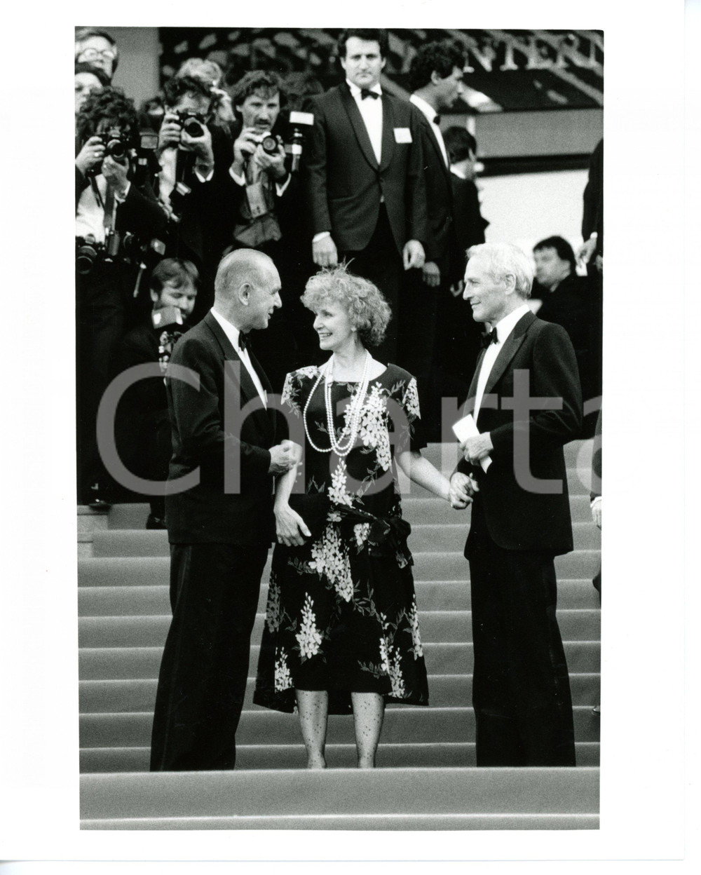 1987 CANNES Festival del Cinema - Paul NEWMAN e Joanne WOODWARD mano nella mano