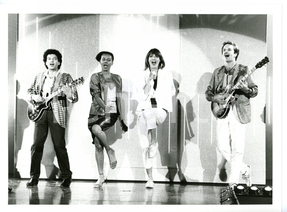 1984 SAINT VINCENT ESTATE - PASSENGERS Kim ARENA Elwanda CONTRERAS Chuck ROLANDO