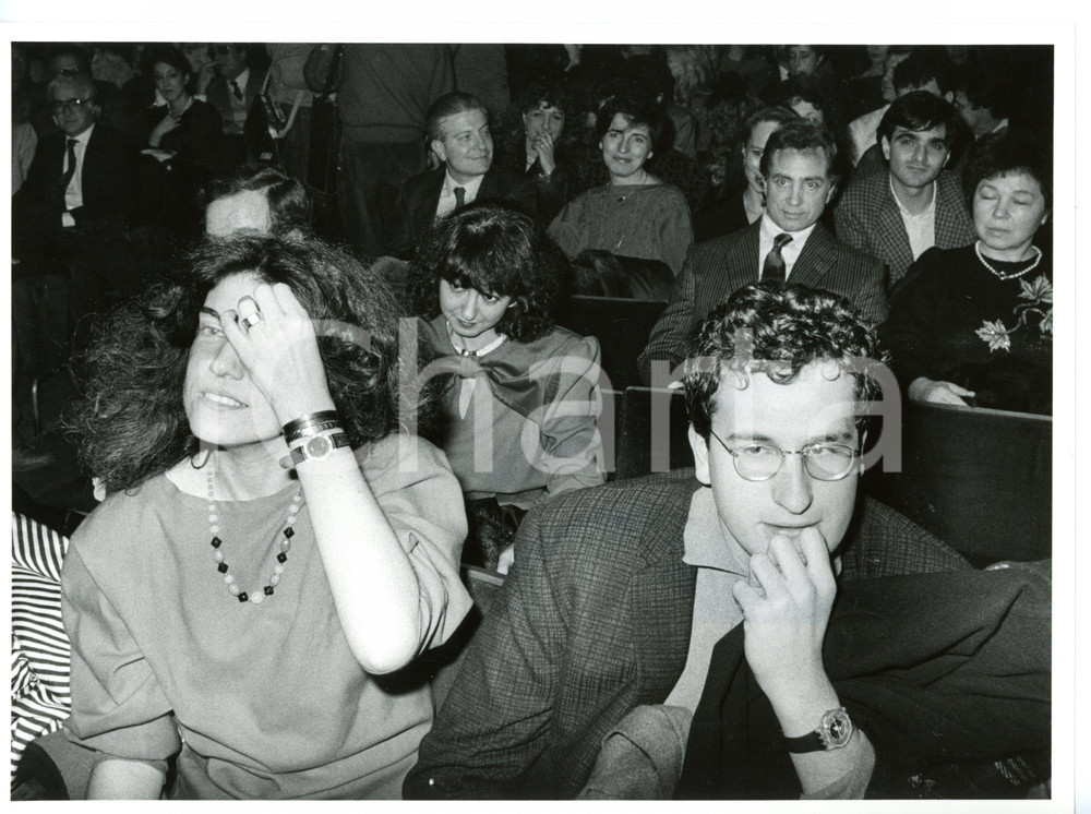 1985 ca COSTUME ITALIA Bobo CRAXI con Stella PENDE in platea *Foto VINTAGE 24x18