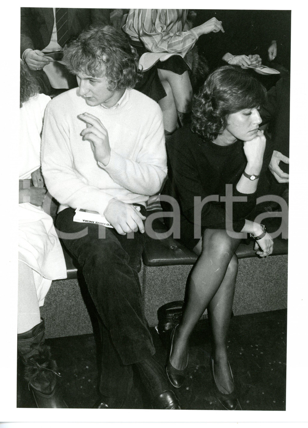 1983 COSTUME ITALIA Pierfrancesco VILLAGGIO e BERNETTI in platea *Foto 18x24 cm