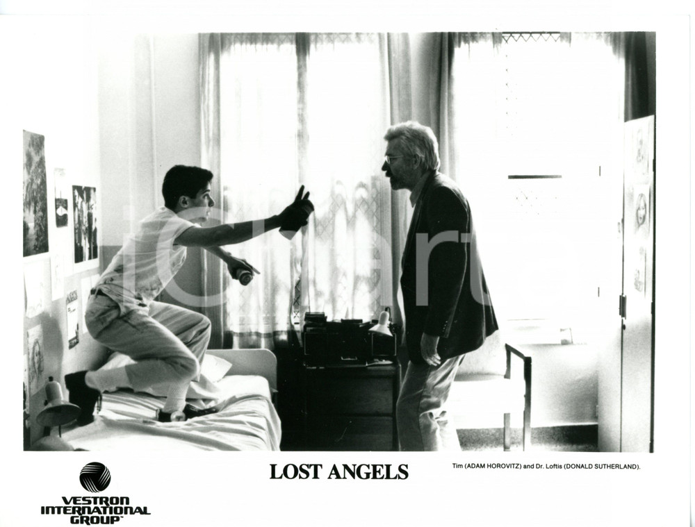 1989 CINEMA "Lost Angels" - Adam HOROVITZ Donald SUTHERLAND sul set del film 1 Fotografia di agenzia. CONDIZIONI: GFORMATO: 24x18 cm    originale e autentica 1