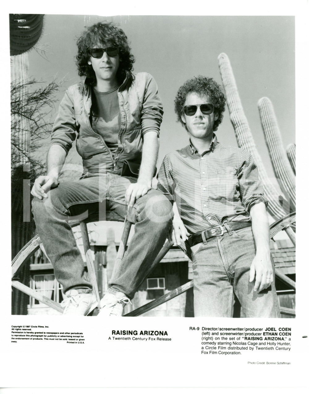 1987 CINEMA "Raising Arizona" - Joel ed Ethan COEN sul set del film *Foto 20x25