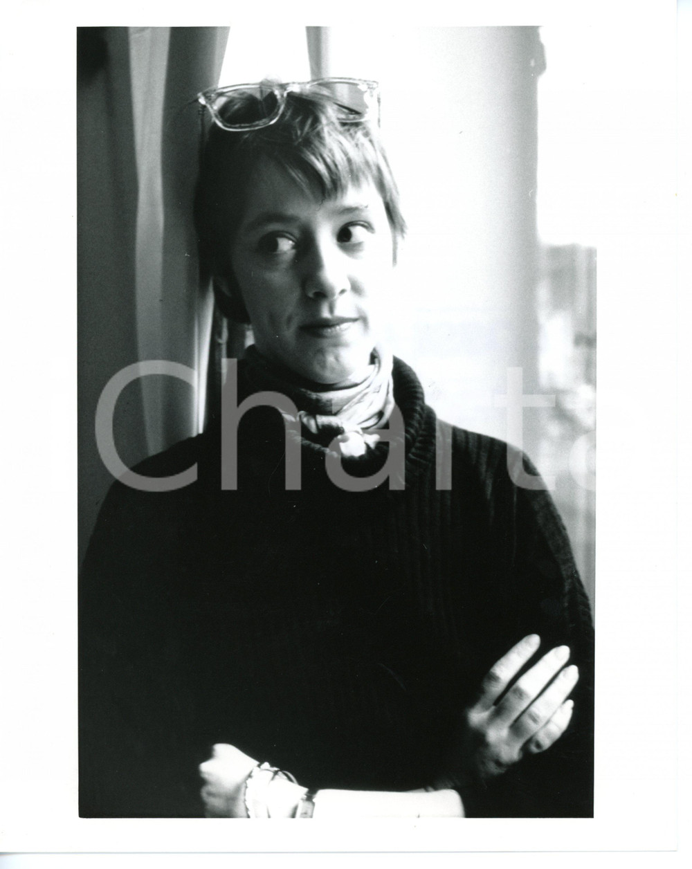 1987 MUSICA Ritratto Suzanne VEGA *Fotografia VINTAGE 20x25 cm (1) Fotografia di agenzia. CONDIZIONI: G (ma timbro al verso lievemente sovraimpresso)DIMENSIONI: 20x25 cm      originale e autentica 1