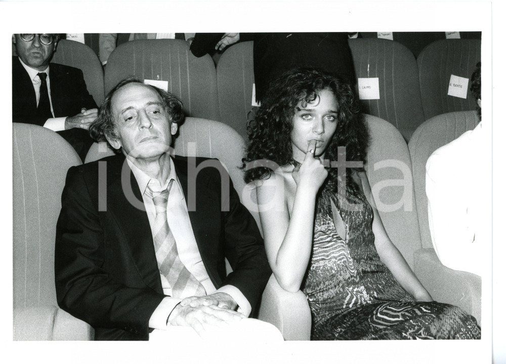 1986 VENEZIA Mostra del Cinema - Valeria GOLINO e Citto MASELLI in platea *Foto