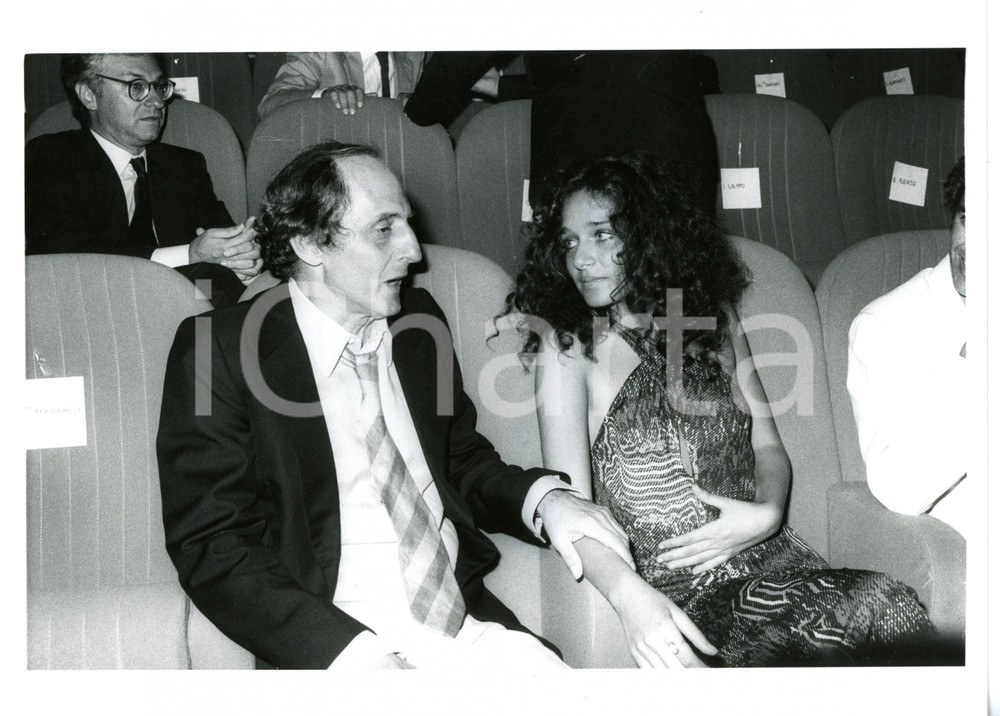 1986 VENEZIA Mostra del Cinema - Valeria GOLINO e Citto MASELLI in platea (2)