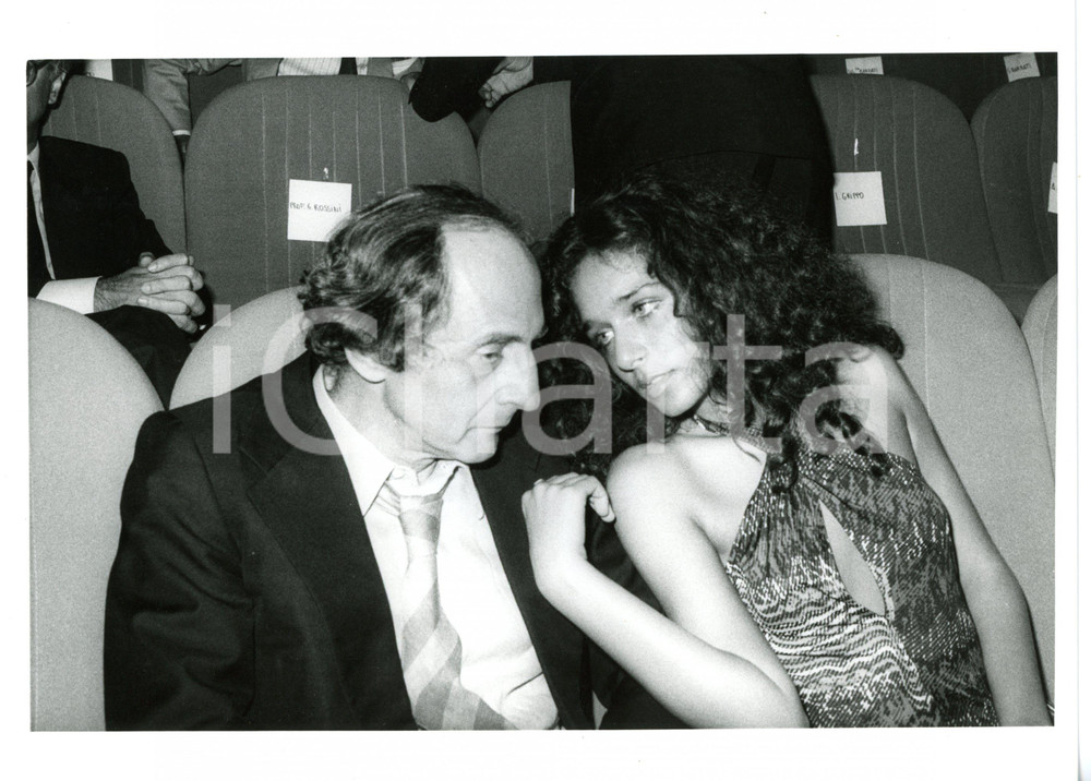 1986 VENEZIA Mostra del Cinema - Valeria GOLINO e Citto MASELLI in platea (3)