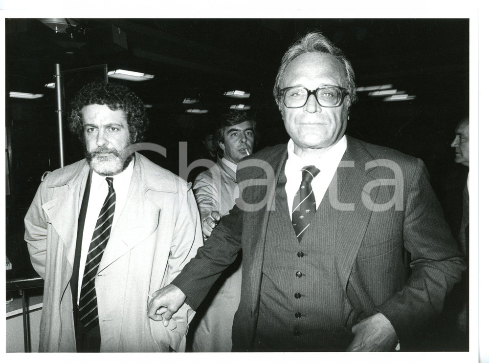 1985 ca MILANO Claudio RINALDI con Mario FORMENTON - Foto VINTAGE 24x18 cm