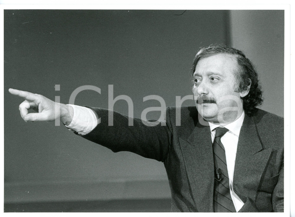 1985 ca RAI - BLITZ Ritratto di Gianni MINÀ (3) *Foto VINTAGE 24x18 cm