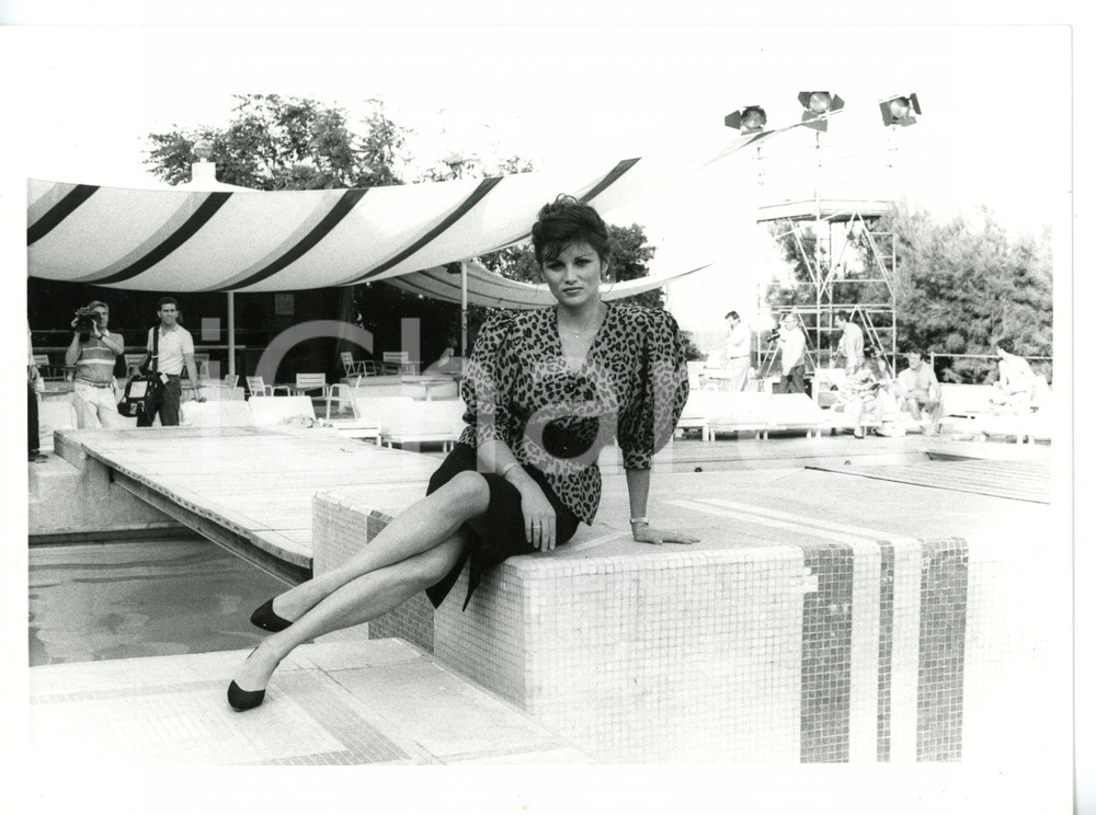 1985 ca COSTUME ITALIA Ritratto di Serena GRANDI (1) *Foto VINTAGE 24x18 cm