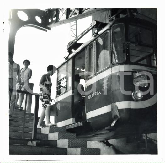 1968 TAIWAN Tourist get in the ropeway for WULAI WATERFALL *Photo 12x12 cm