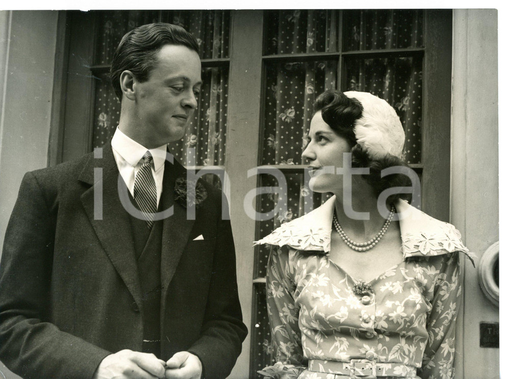 1951 LONDON Marquess of BLANDFORD with his fiancée Susan HORNBY *Foto 20x15 cm