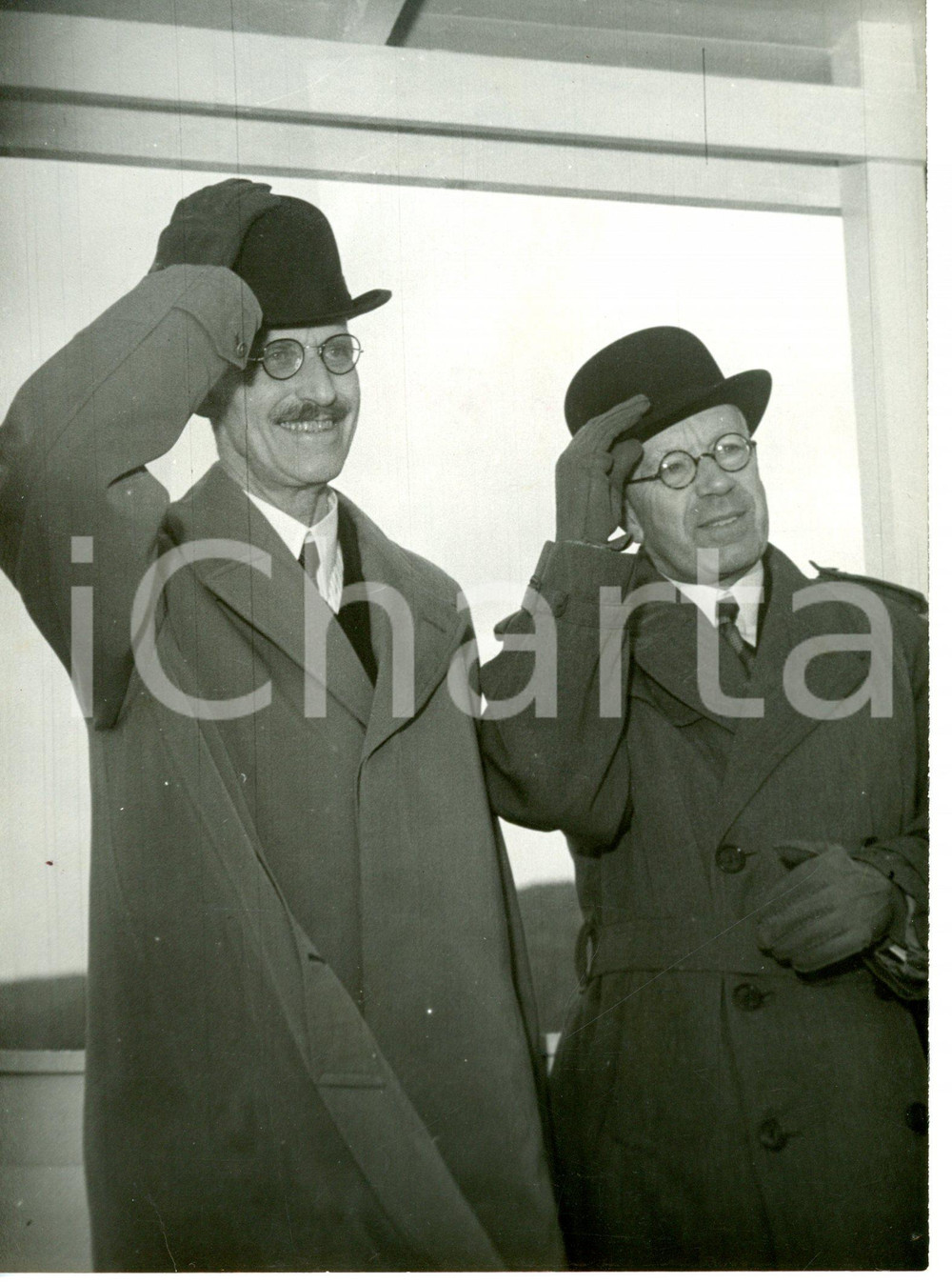 1946 SVINESUND King Haakon of NORWAY with Prince Gustaf Adolf of SWEDEN *Foto