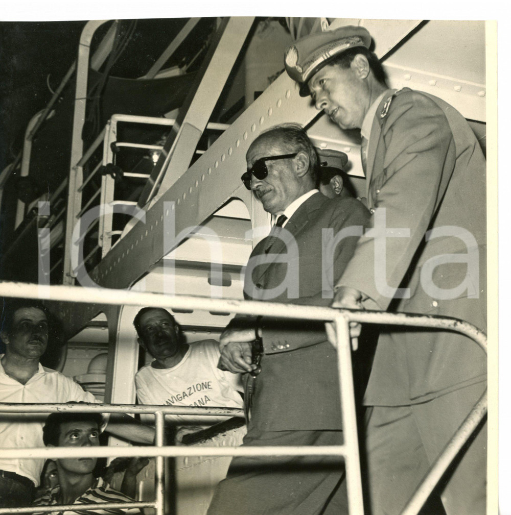 1958 PORTO AZZURRO Mistero di via Monaci - Giovanni FENAROLI con un Carabiniere