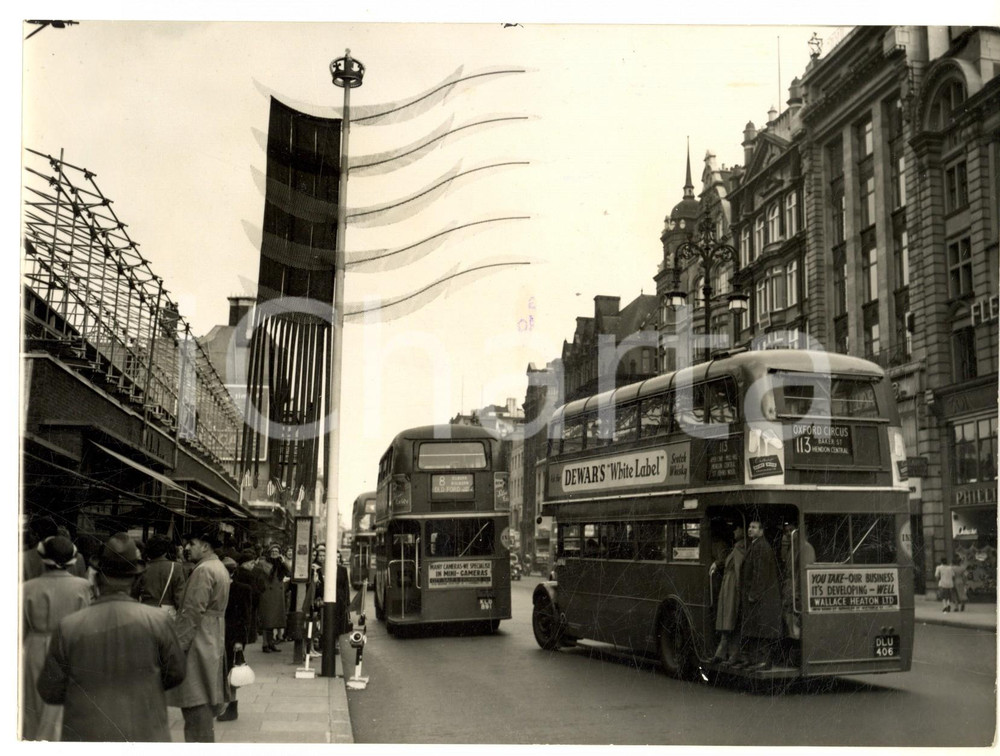 1953 LONDON - ELIZABETH II Coronation decoration in Oxford Street *Foto 20x15 cm