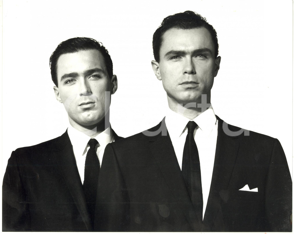 1990 CINEMA "The Krays" Martin e Gary KEMP nel ruolo di Reggie e Ronald KRAY