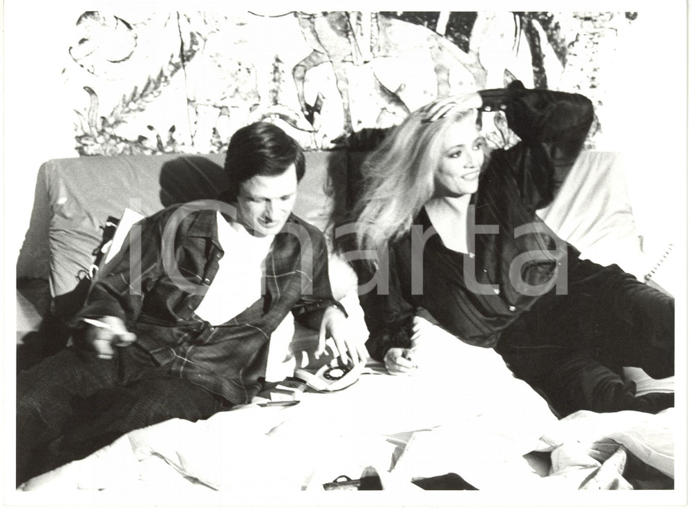 1986 RAI CINEMA "Atelier" - Lino CAPOLICCHIO con Mara VENIER sul set (3) *Foto