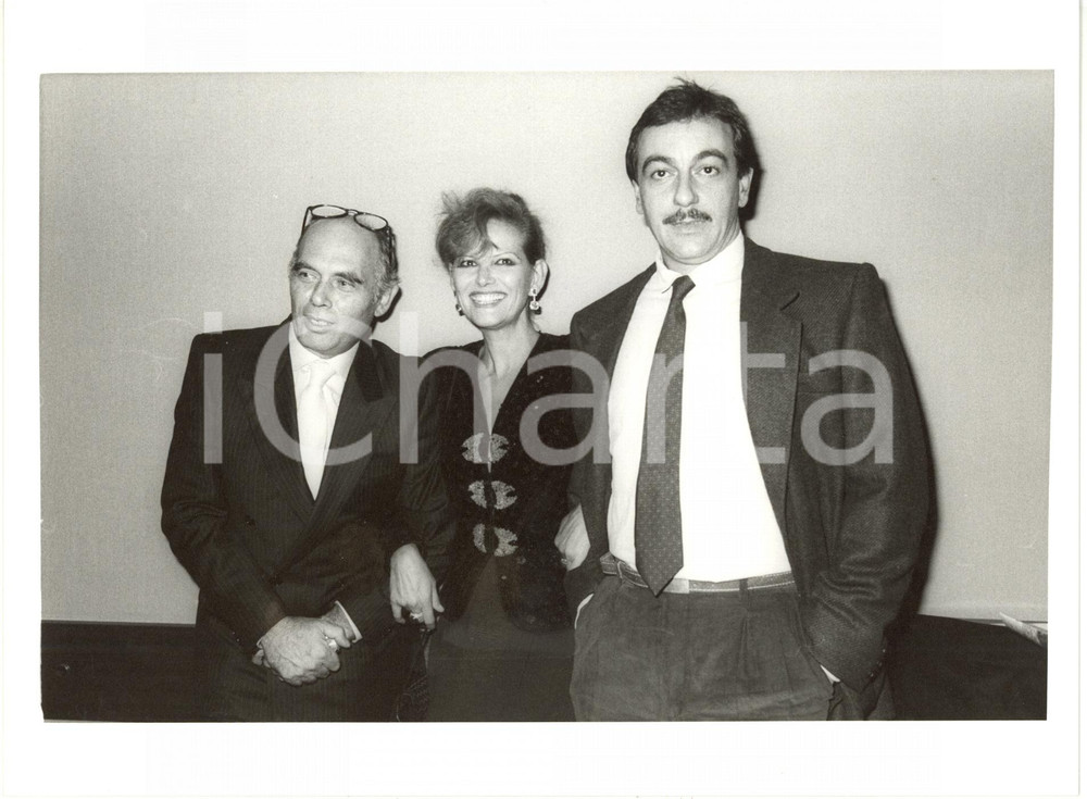 1985 ca VENEZIA CINEMA Claudia CARDINALE con il marito Pasquale SQUITIERI (4)
