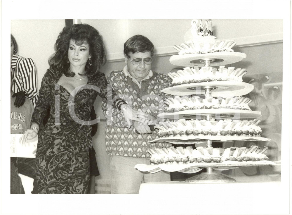 1986 RETE4 Carmen RUSSO Paolo VILLAGGIO "Un fantastico tragico venerdì" (1) 