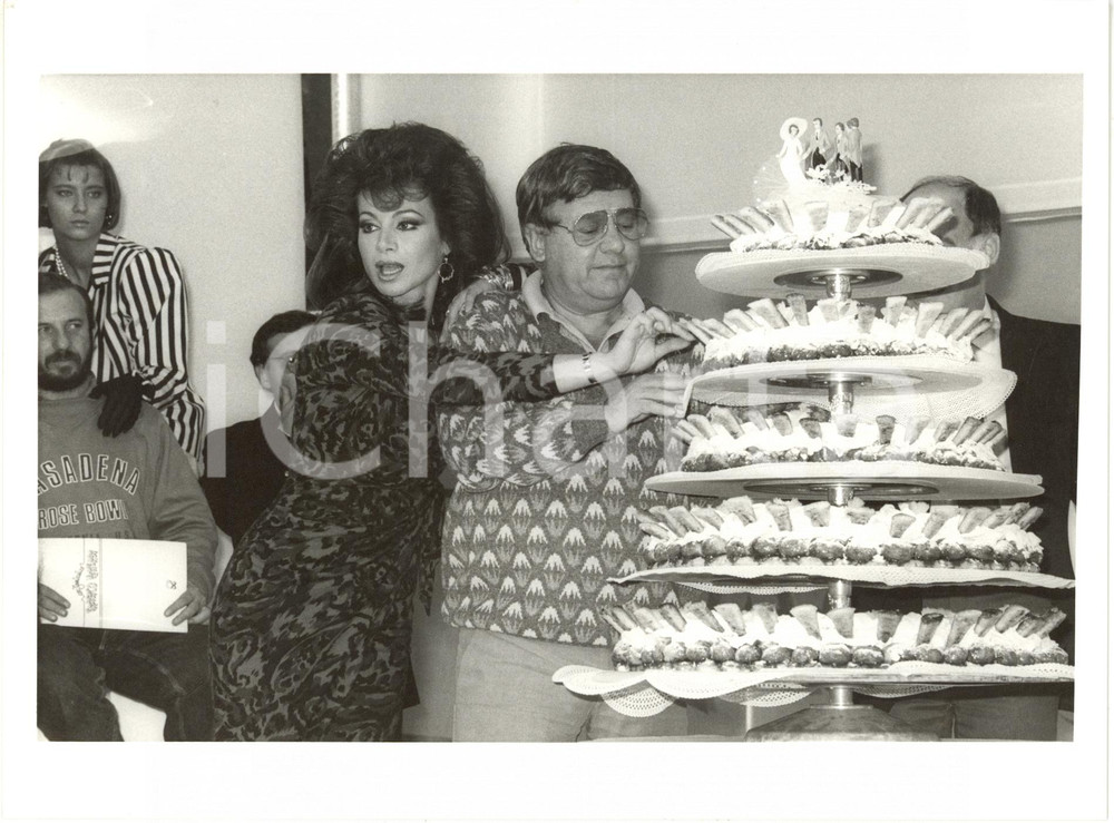 1986 RETE4 Carmen RUSSO Paolo VILLAGGIO "Un fantastico tragico venerdì" (2) 