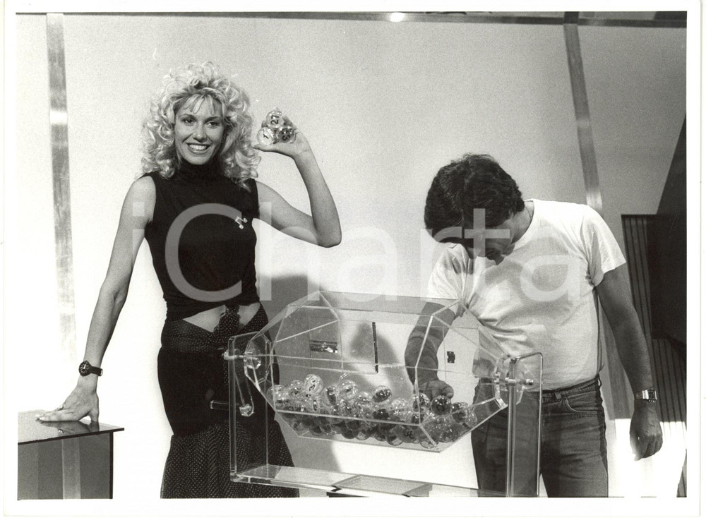 1986 RAI UNO "Italia mia" - Maria Teresa RUTA conduce il gioco "Tombola Italia" 