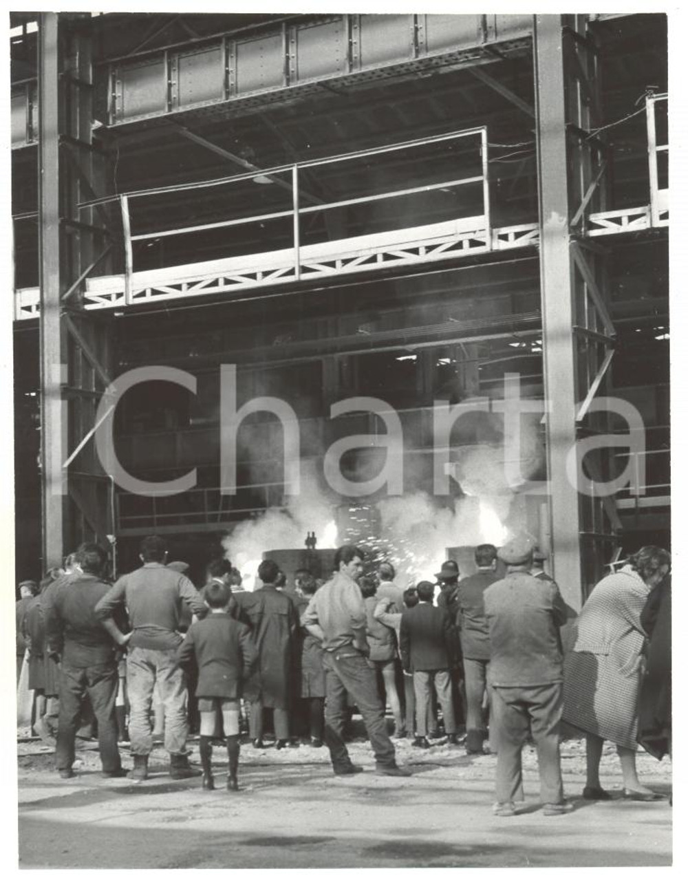 1962 LECCO Acciaieria CALEOTTO Figli degli operai visitano lo stabilimento (8)