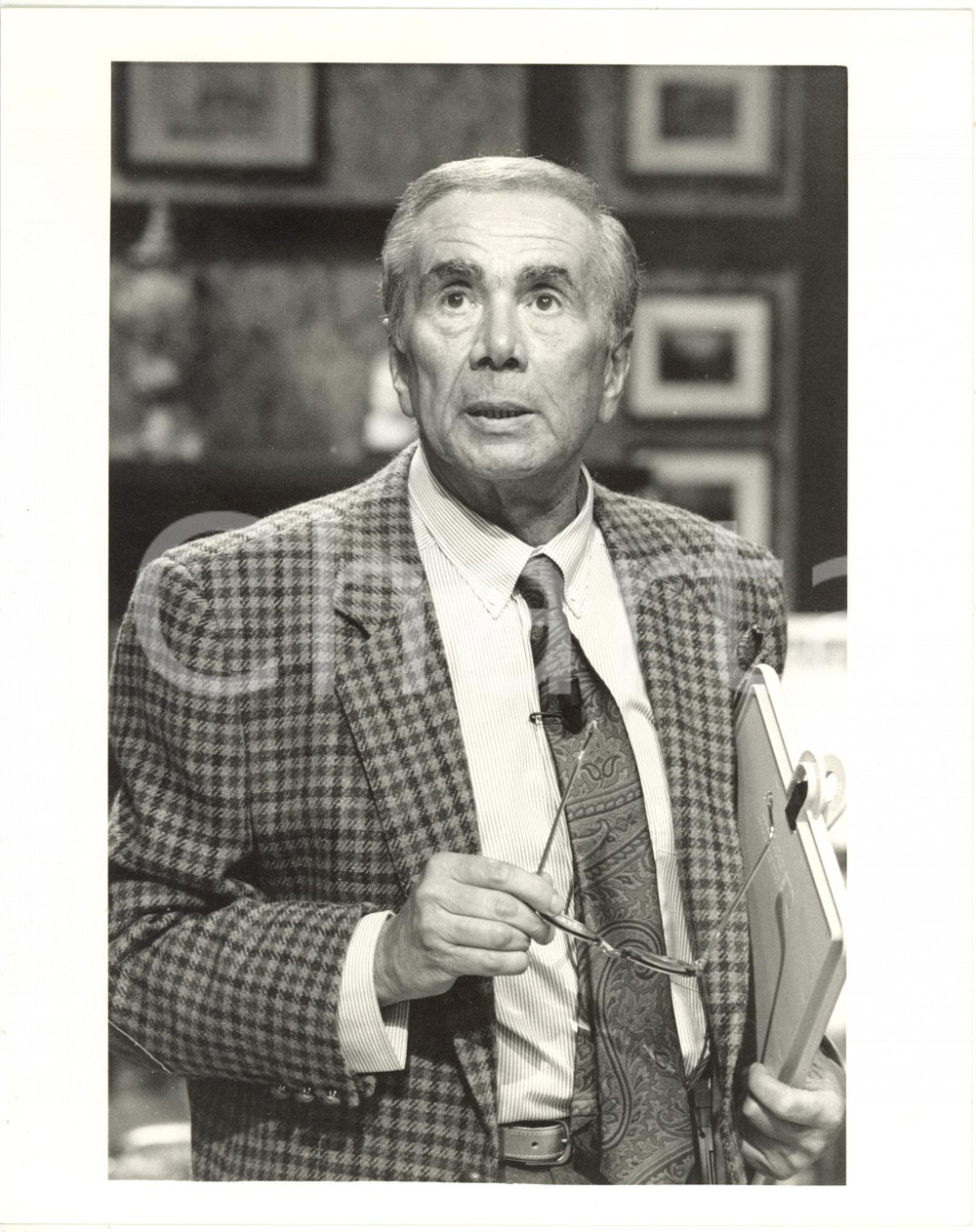 1987 RAI DUE "Giallo" - Ritratto del presentatore Enzo TORTORA - Foto 