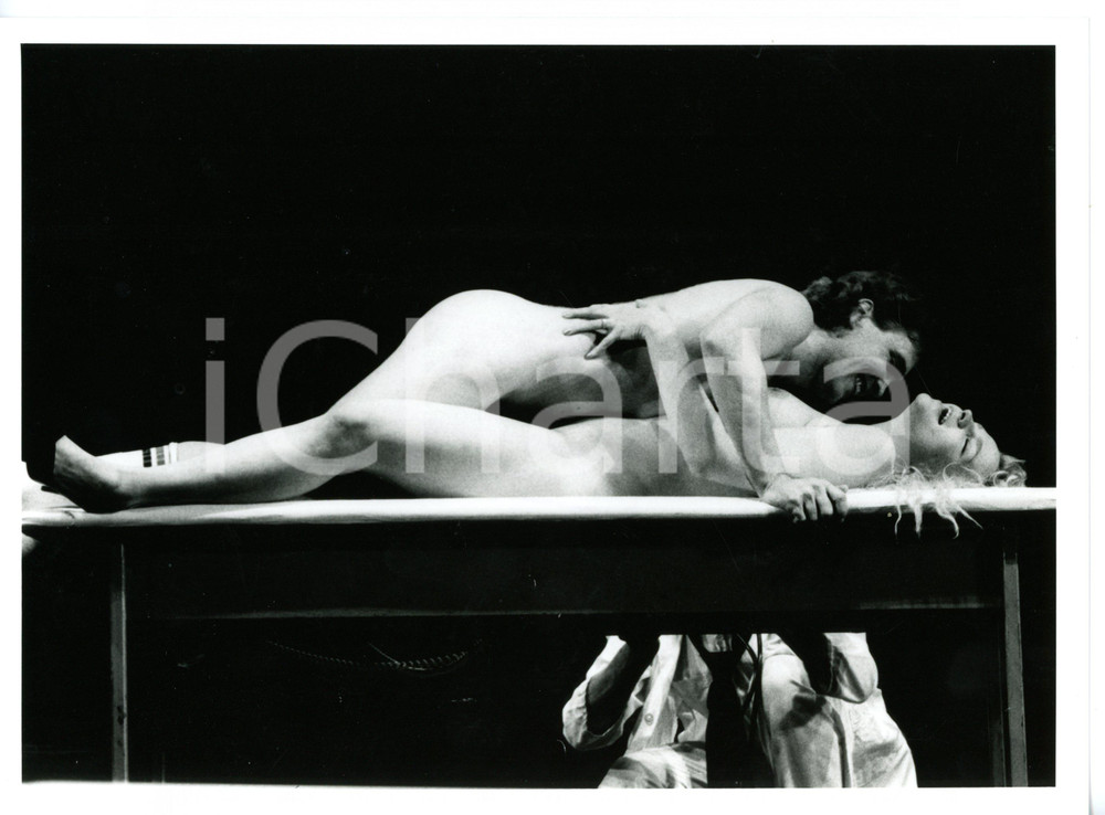 1990 ca TEATRO ITALIA "Oh! Calcutta!" - Attori nudi sul palco (2) *Foto 24x18 cm