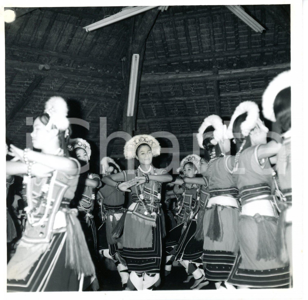 1968 HUALIEN (TAIWAN) Amis people in traditional costume *Photo 12x12 cm