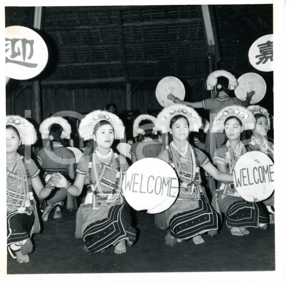 1968 HUALIEN (TAIWAN) Amis people in traditional costume *Photo 12x12
