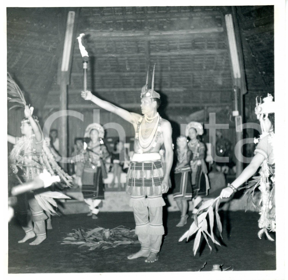 1968 HUALIEN (TAIWAN) Amis people dancing in traditional costume (3) PHOTO 12x12