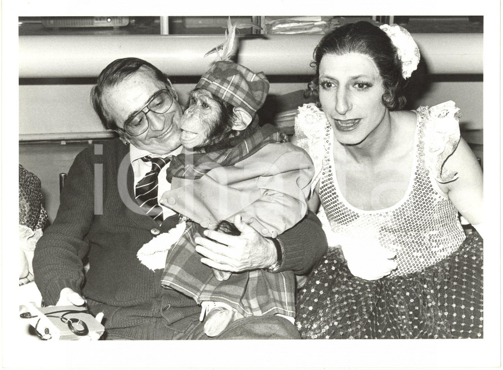 1985 RAI DUE "Il tastomatto" Enzo TRAPANI e Pippo FRANCO con la scimmia LOLA (2)