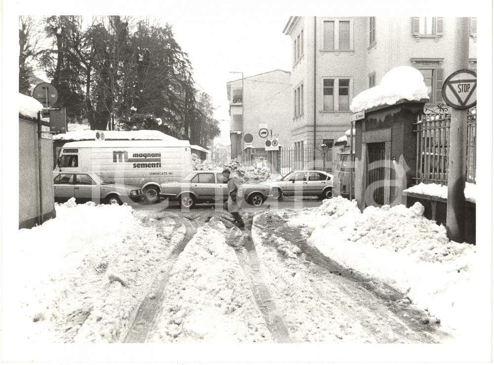 1985 ca MILANO Via Parini - La città sotto la neve - Traffico *Foto 24x18