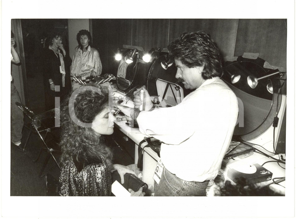 1985 ca COSTUME - Simona MARCHINI con il parrucchiere Rolando ELISEI (1) *Foto