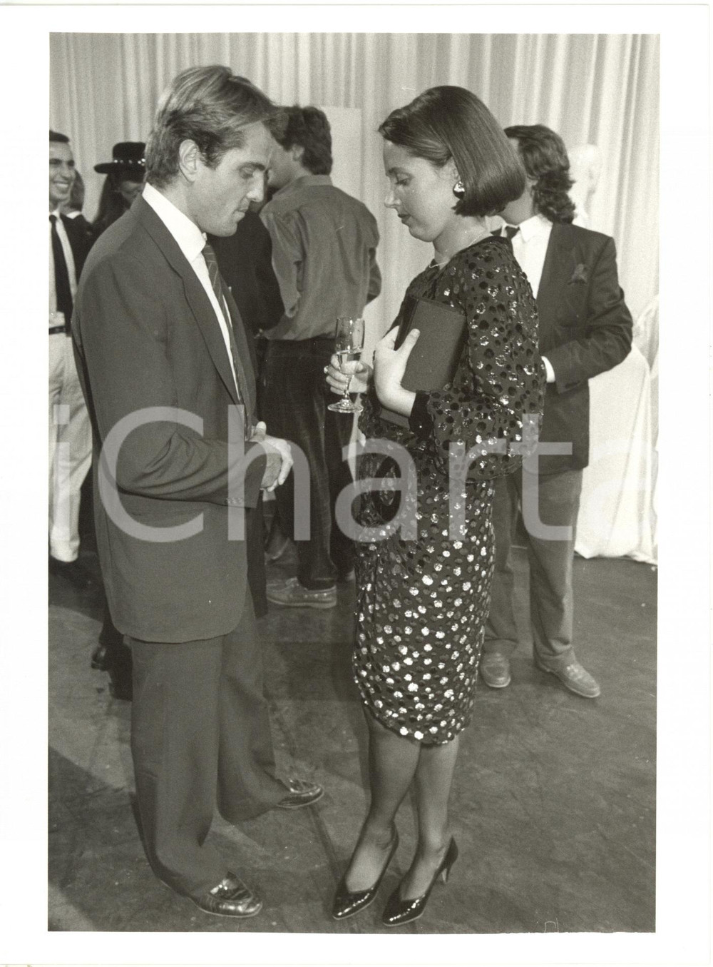 1985 ca ITALIA COSTUME - Laura LATTUADA e Saverio VALLONE a un party *Foto 18x24