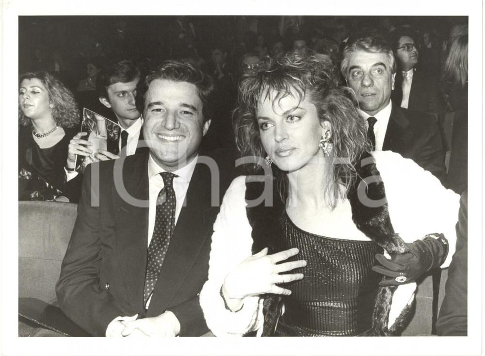 1990 ca CINEMA Christian DE SICA con Dalila DI LAZZARO a una serata di gala (2)