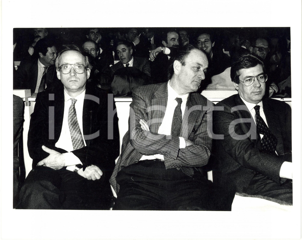1985 ca ITALIA POLITICA - PSDI Ministro Franco NICOLAZZI in platea a un convegno