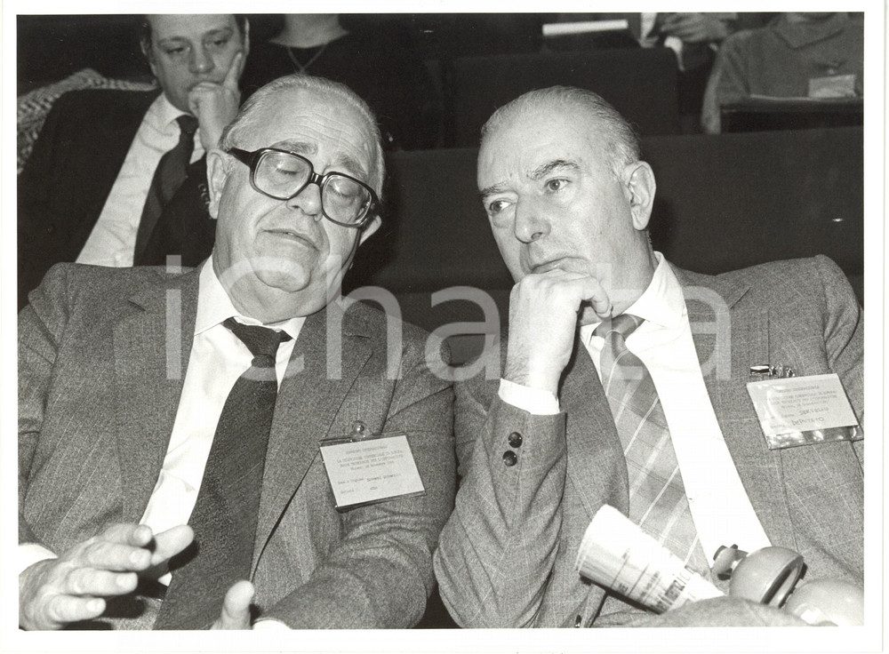 1985 ITALIA POLITICA - Giovanni GIOVANNINI e Franco SERVELLO a un convegno (1)