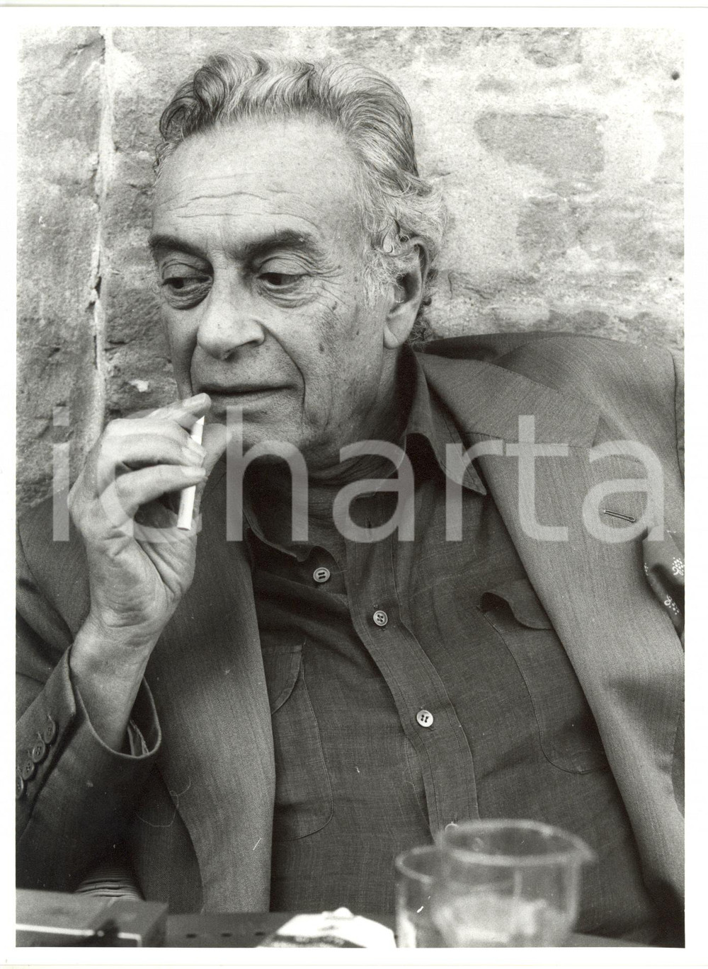 1980 ca ITALIA COSTUME - Ritratto di Renato GUTTUSO con una sigaretta (1) Foto