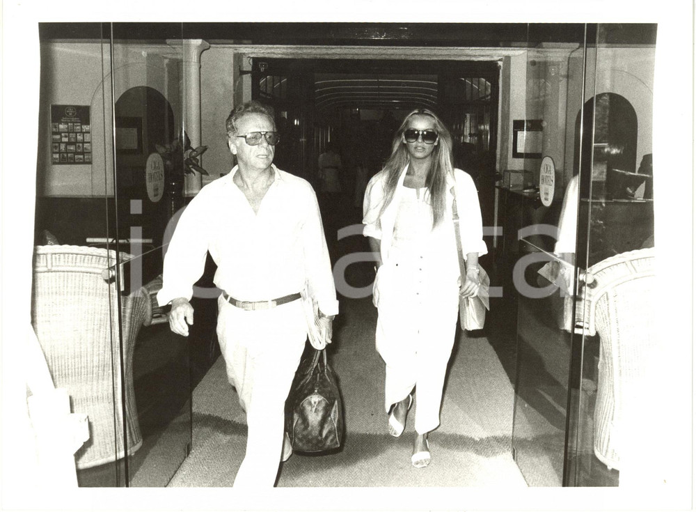 1991 VENEZIA MOSTRA DEL CINEMA - Johnny DORELLI con la moglie Gloria GUIDA *Foto