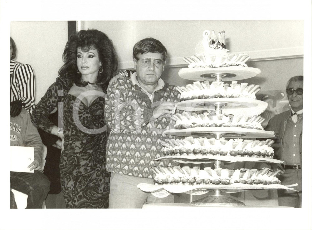 1986 RETE4 Carmen RUSSO Paolo VILLAGGIO "Un fantastico tragico venerdì" (3)